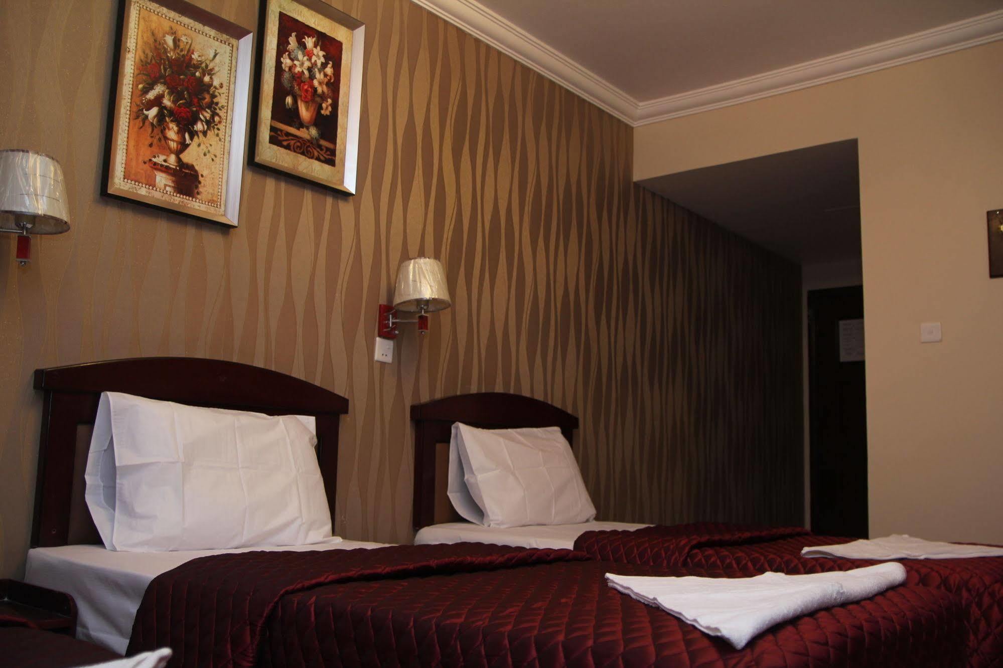 Sutchi Hotel Dubai Esterno foto
