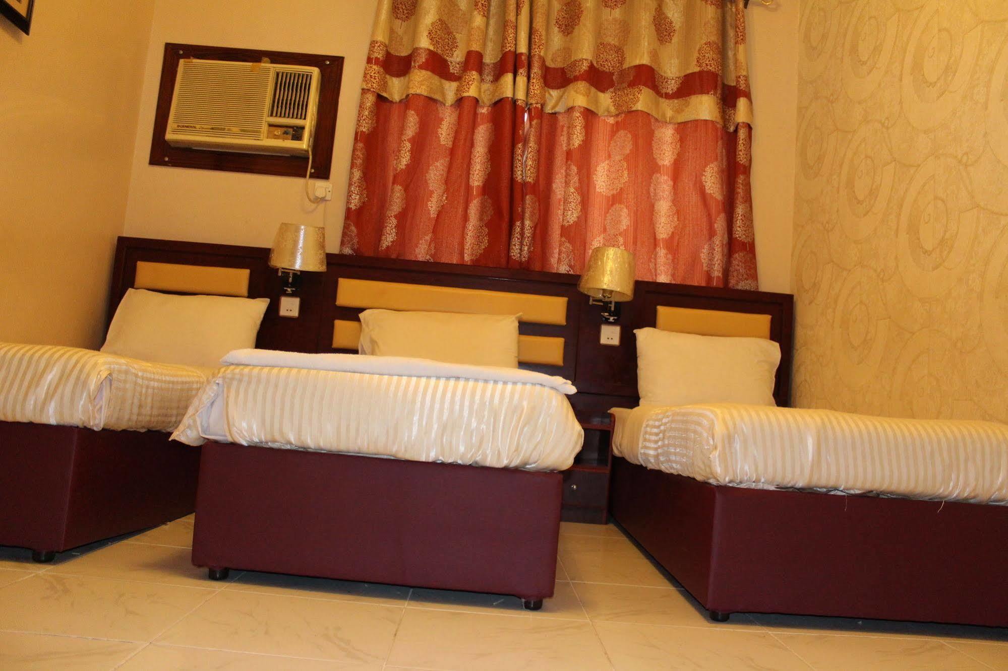 Sutchi Hotel Dubai Esterno foto
