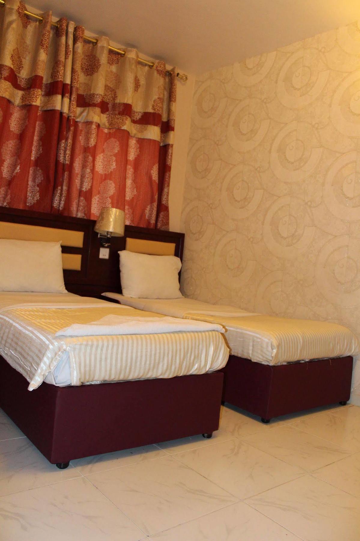 Sutchi Hotel Dubai Esterno foto